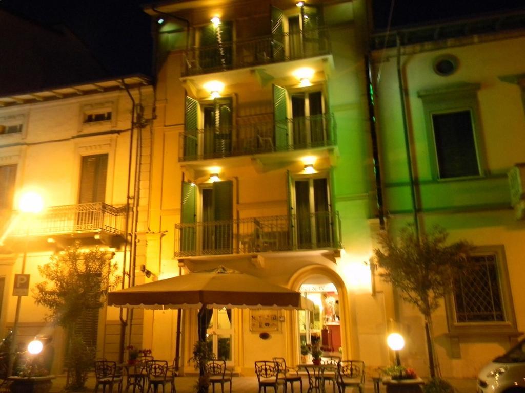 Hotel Villa Adriana 维亚雷焦 外观 照片